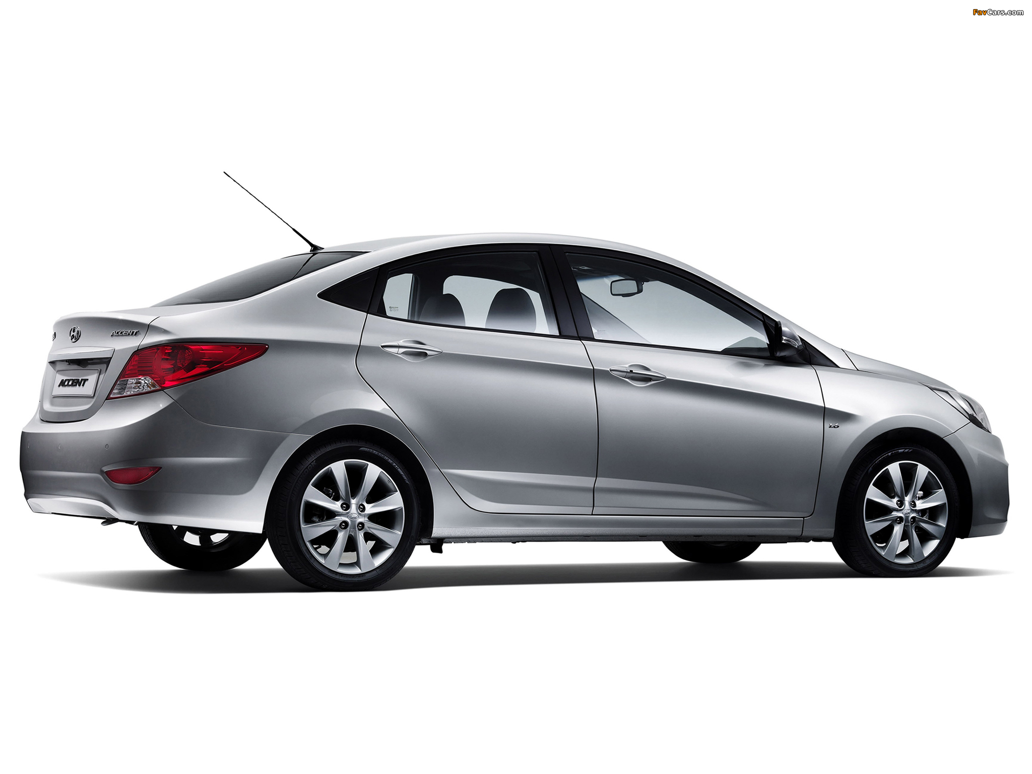 Pictures of Hyundai Accent (RB) 2010 (2048x1536)