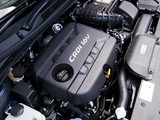 Images of Hyundai i40 Wagon Blue Drive UK-spec 2011