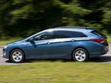 Images of Hyundai i40 Wagon Blue Drive UK-spec 2011