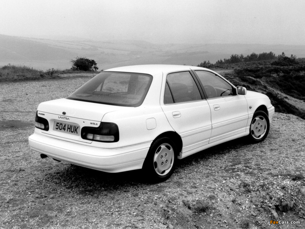 Hyundai Lantra UK-spec (J1) 1993–95 pictures (1024 x 768)