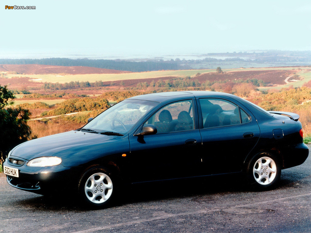 Images of Hyundai Lantra UK-spec (J2) 1995–98 (1024 x 768)