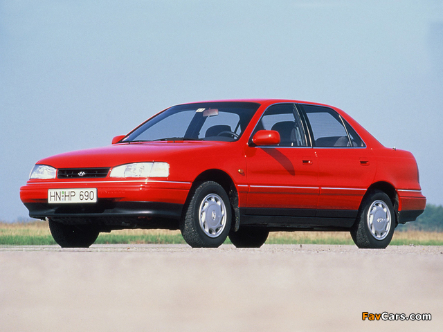 Photos of Hyundai Lantra (J1) 1990–93 (640 x 480)