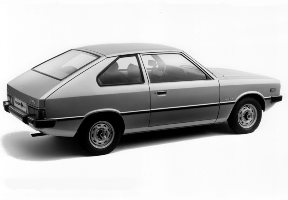 Photos of Hyundai Pony 3-door 1980–82