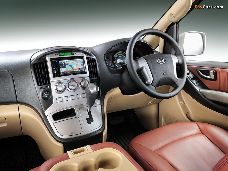 Pictures of Hyundai Grand Starex Royale 2011 (800 x 600)
