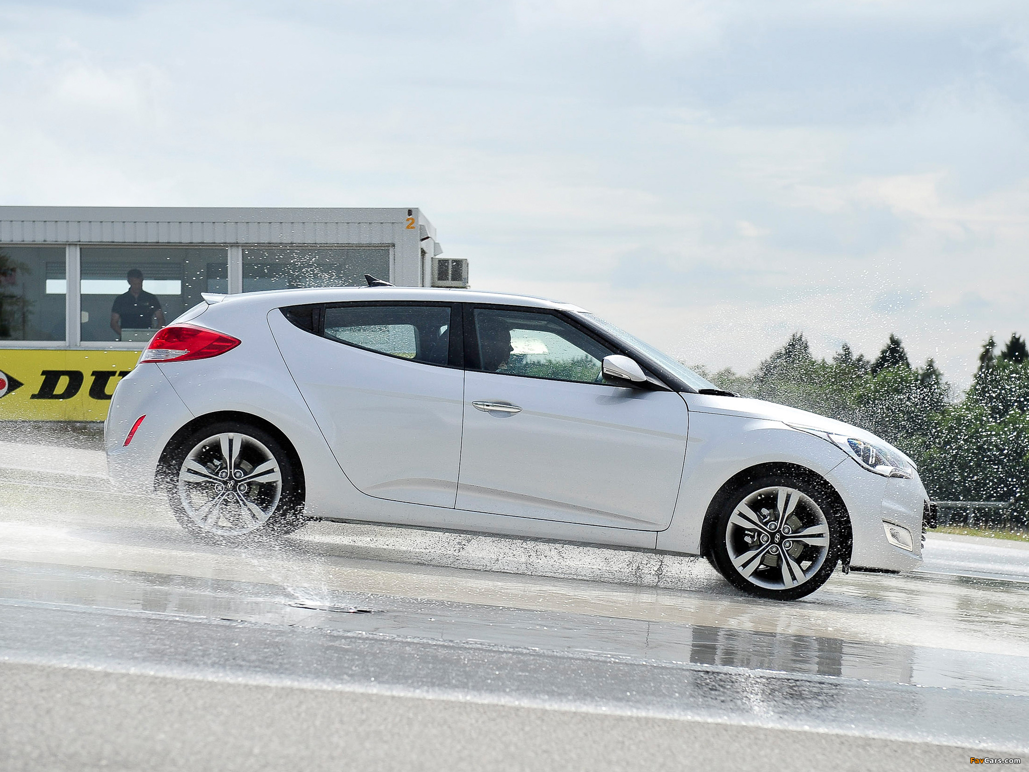 Images of Hyundai Veloster 2011 (2048x1536)