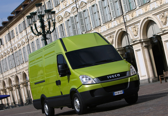 Iveco EcoDaily Van 2009–11 images