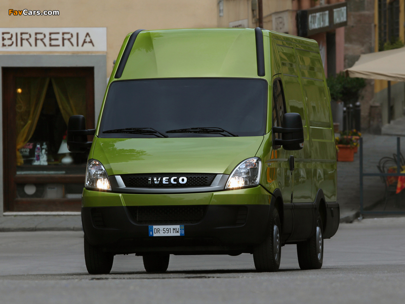 Iveco EcoDaily Van 2009–11 photos (800 x 600)