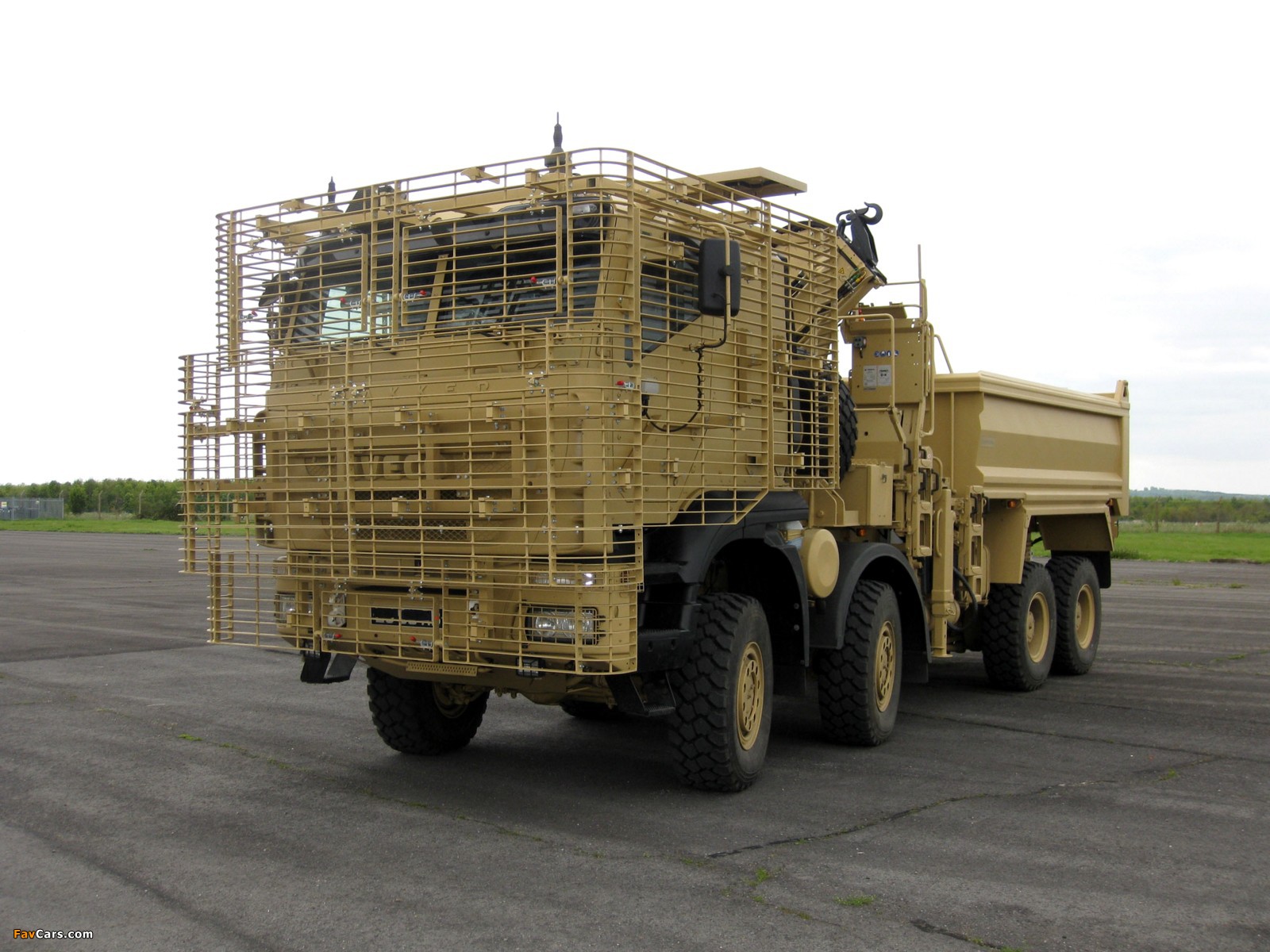 Iveco Trakker 8x8 Defence Vehicle 2012 wallpapers (1600 x 1200)