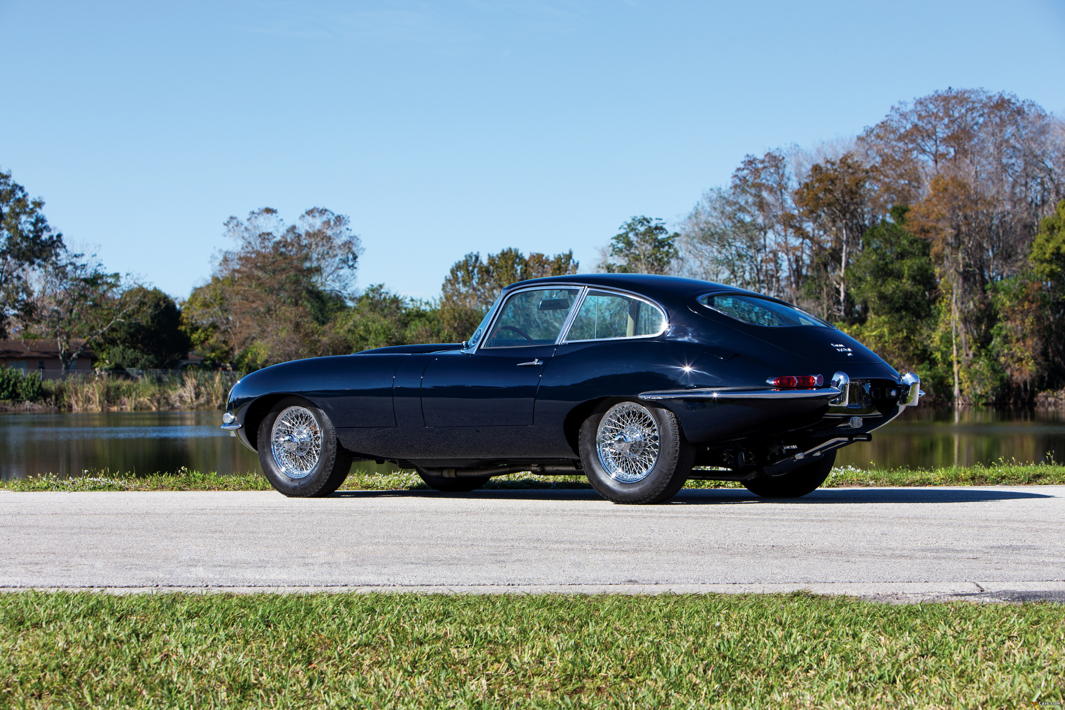 Jaguar E-Type 4.2-Litre Fixed Head Coupe US-spec (XK-E) 1964–1967 photos (3600 x 2400)