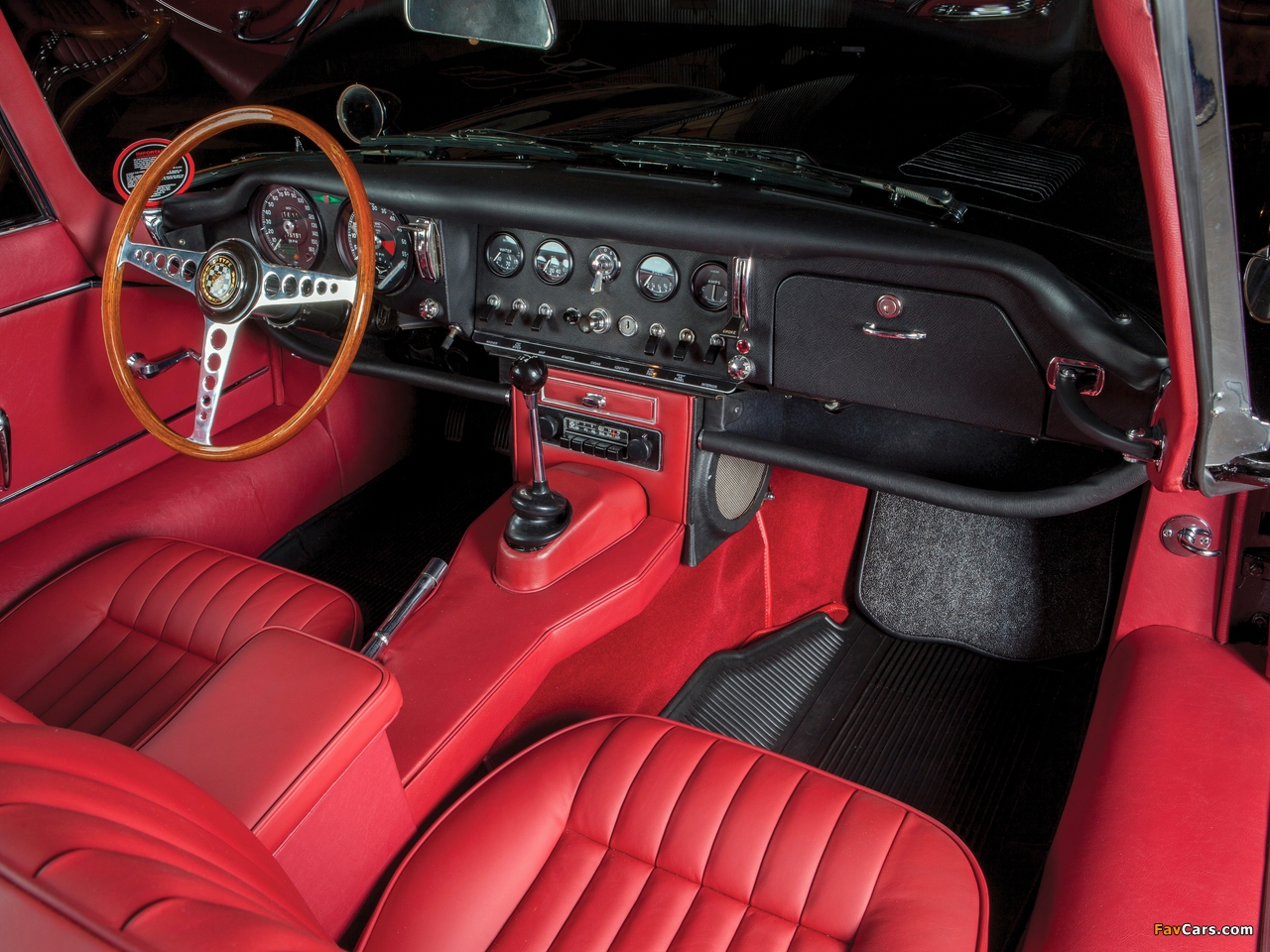 Jaguar E-Type 4.2-Litre Fixed Head Coupe US-spec (XK-E) 1964–1967 photos (1280 x 960)