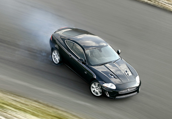 Jaguar XKR Coupe 2009–11 pictures
