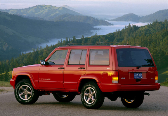 Images of Jeep Cherokee Classic (XJ) 1998–2001