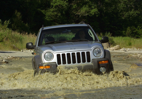 Images of Jeep Cherokee (KJ) 2002–05
