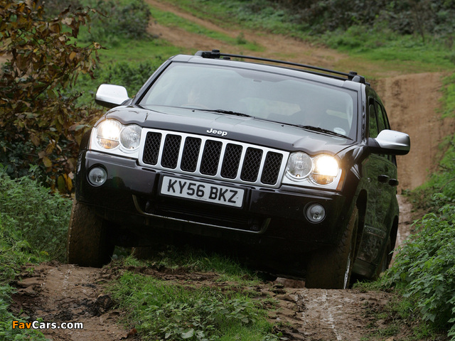 Images of Jeep Grand Cherokee 5.7 Limited UK-spec (WK) 2005–10 (640 x 480)