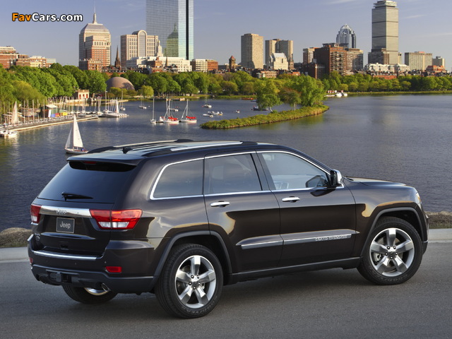 Images of Jeep Grand Cherokee Overland Summit (WK2) 2011–13 (640 x 480)