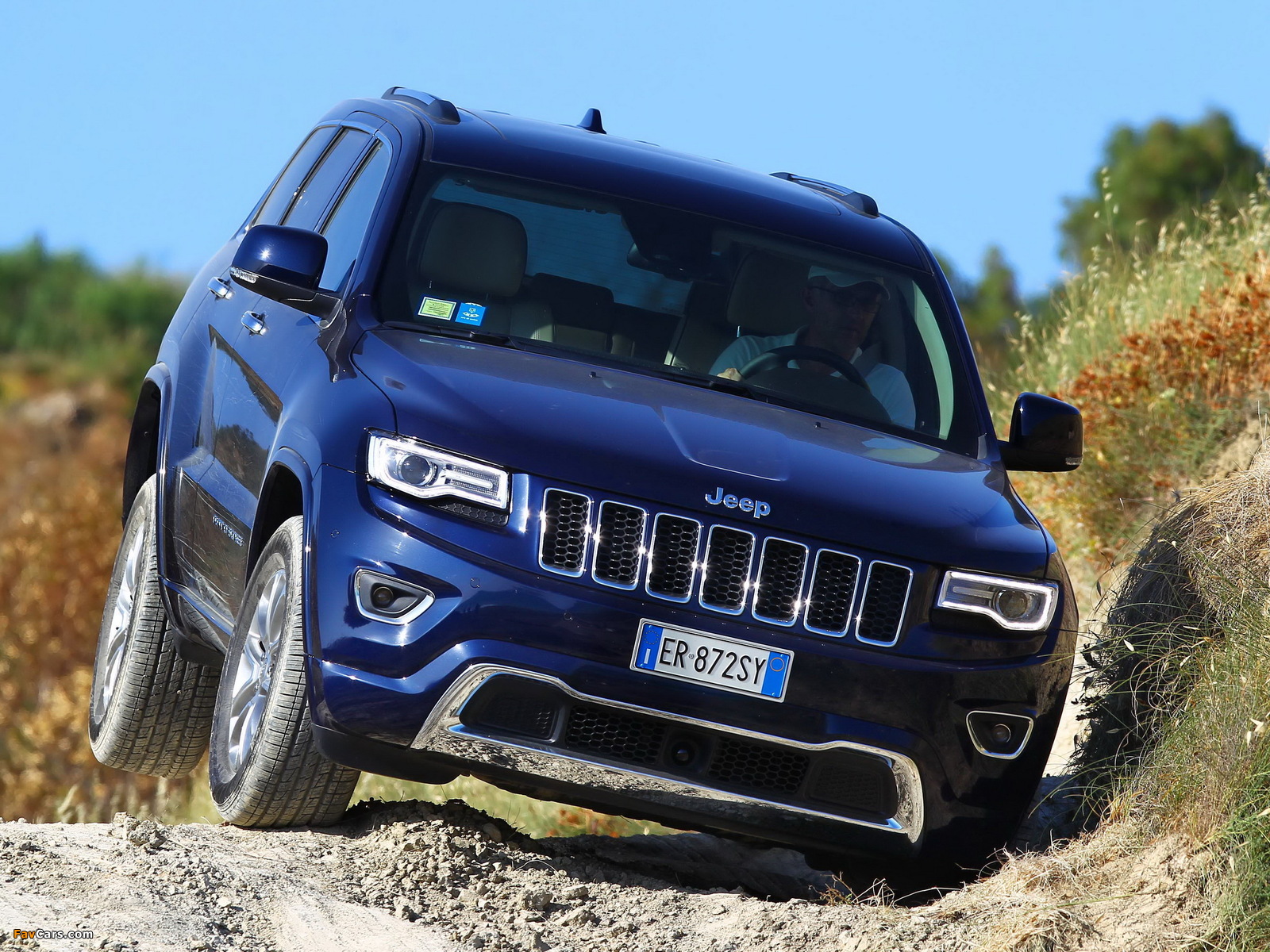 Images of Jeep Grand Cherokee Overland EU-spec (WK2) 2013 (1600 x 1200)