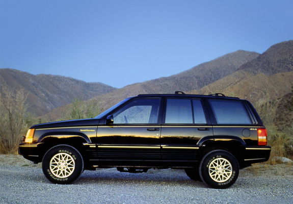 Jeep Grand Cherokee Limited (ZJ) 1993–96 pictures