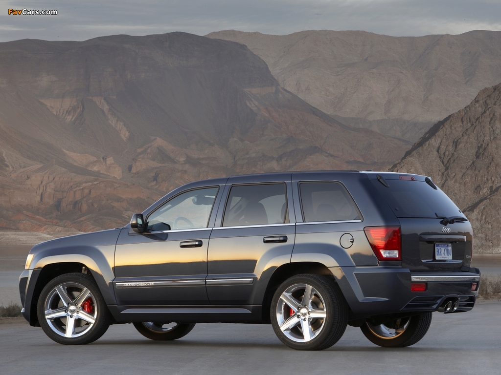 Pictures of Jeep Grand Cherokee SRT8 (WK) 2006–10 (1024 x 768)