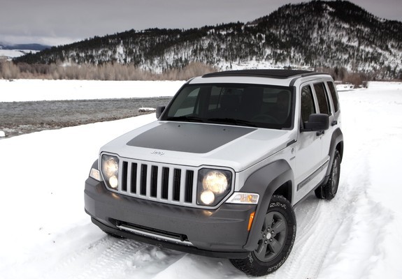 Pictures of Jeep Liberty Renegade (KK) 2010–11