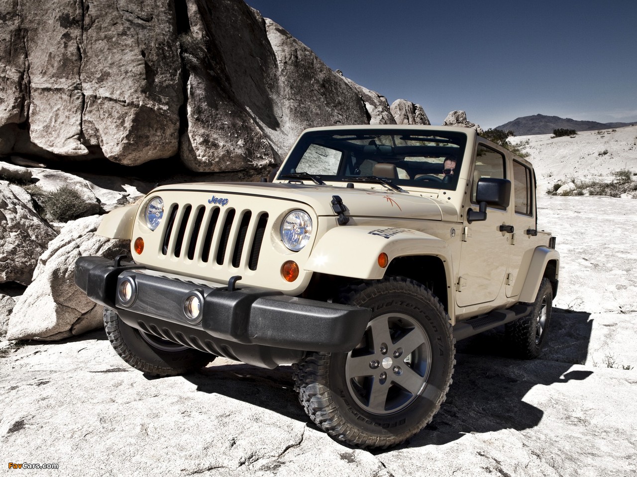 Images of Jeep Wrangler Unlimited Mojave (JK) 2011 (1280 x 960)
