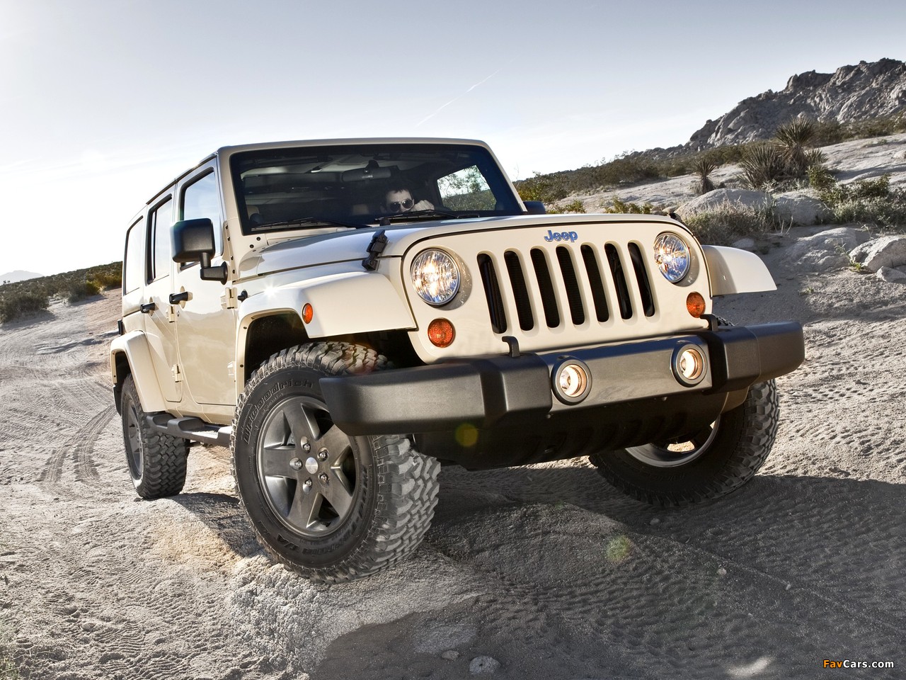Jeep Wrangler Unlimited Mojave (JK) 2011 pictures (1280 x 960)
