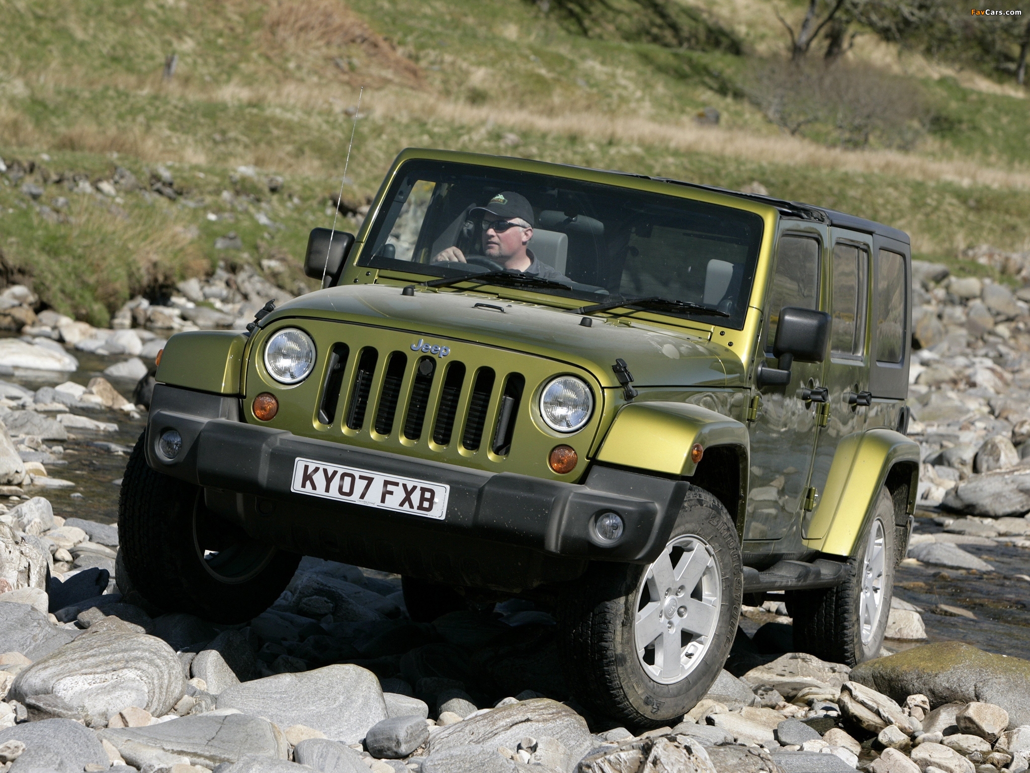 Jeep Wrangler Unlimited Sahara UK-spec (JK) 2007–11 wallpapers (2048 x 1536)