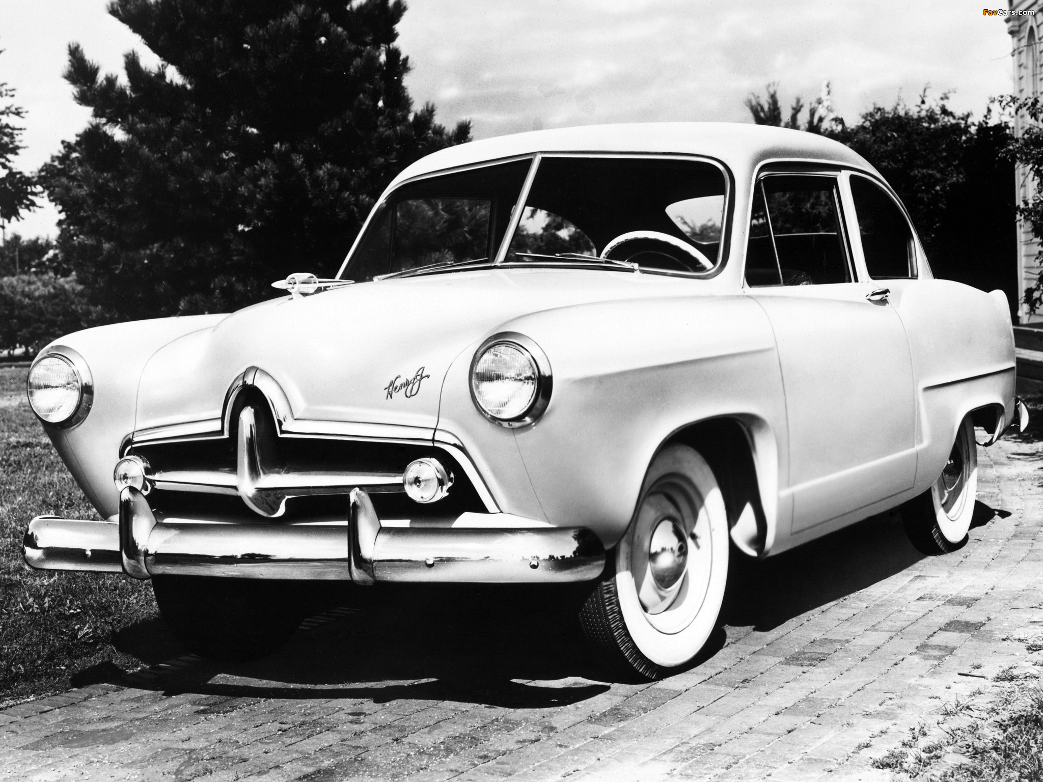 1951 чей. Kaiser Henry j 1951. Kaiser Motors автомобили Kaiser-Frazer. Kaiser cars 1951-1954. Автомобиль Henry j. Kaiser.