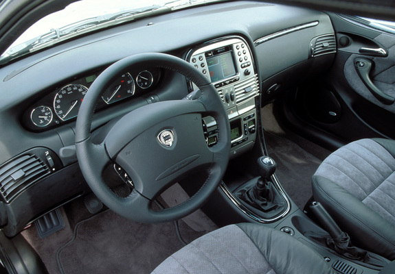 Pictures of Lancia Lybra Intensa 2002