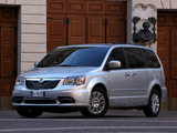 Pictures of Lancia Voyager 2011