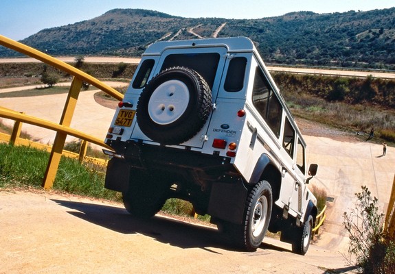 Images of Land Rover Defender 110 Station Wagon ZA-spec 1990–2007