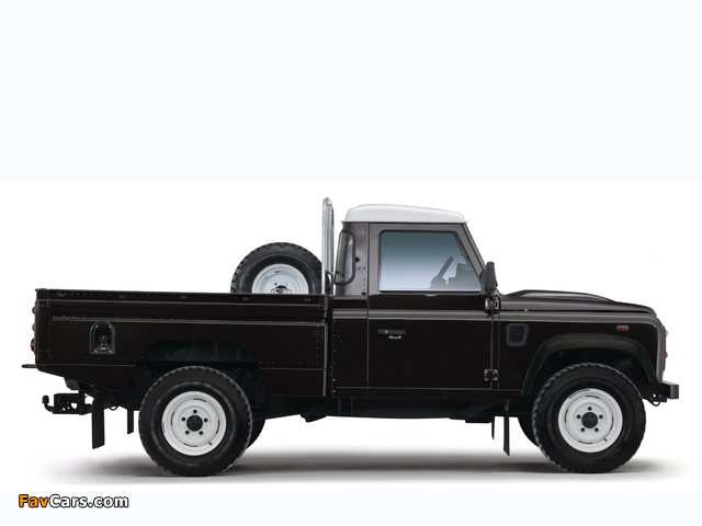 Images of Land Rover Defender 110 High Capacity Pickup 2007 (640 x 480)