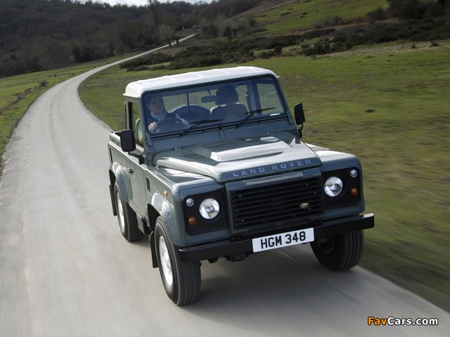 Land Rover Defender 90 Pickup UK-spec 2007 images (640 x 480)