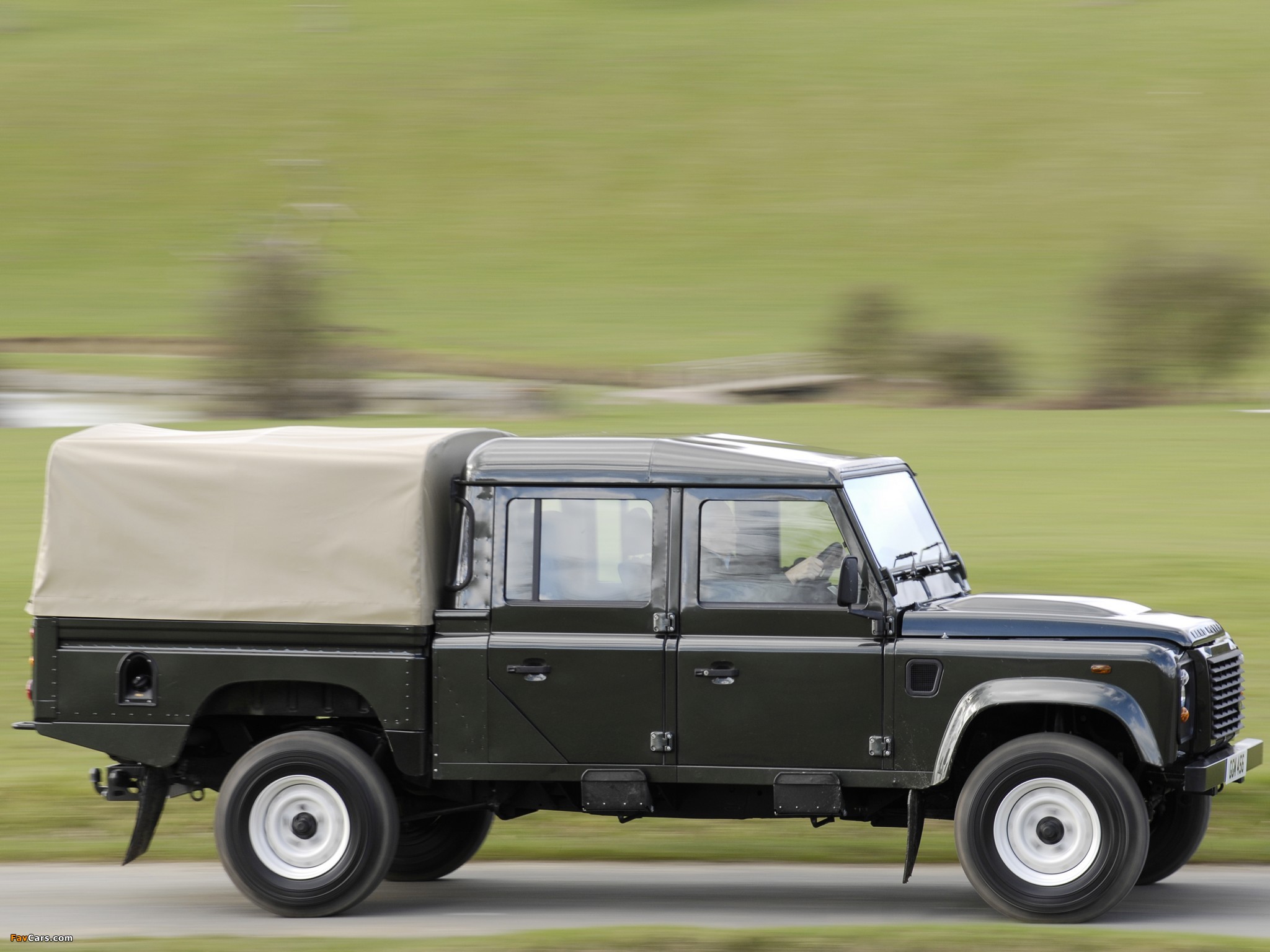 Land Rover Defender 130 Double Cab High Capacity Pickup UK-spec 2007 photos (2048 x 1536)