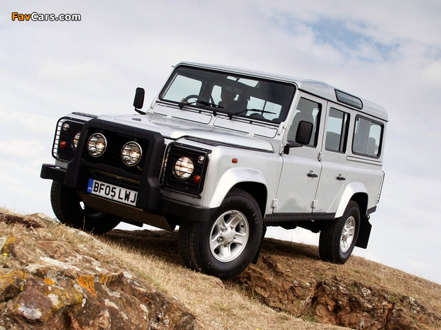Land Rover Defender Silver Limited Edition 2005 images (640 x 480)