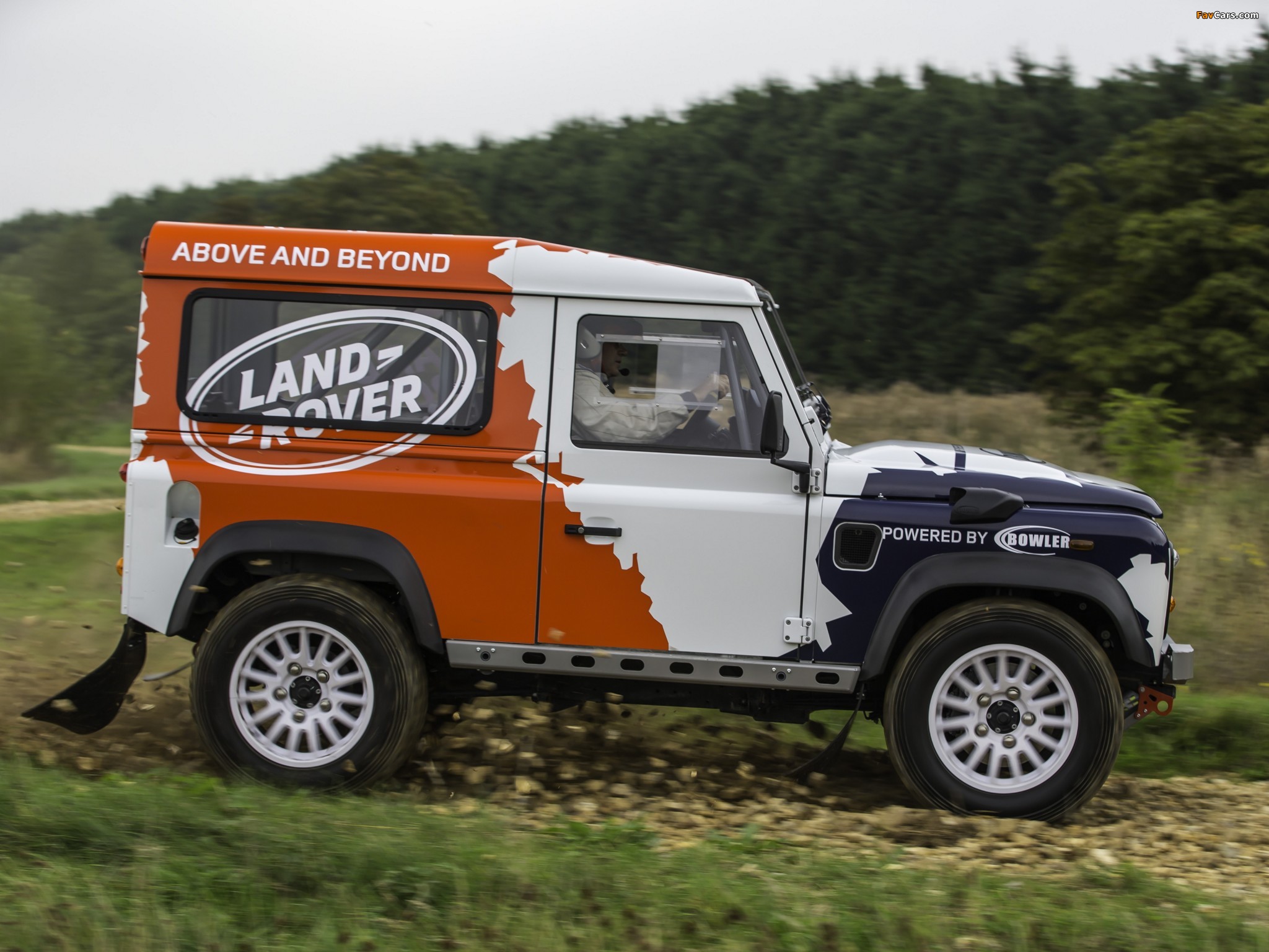 Photos of Land Rover Defender Challenge Car 2014 (2048 x 1536)