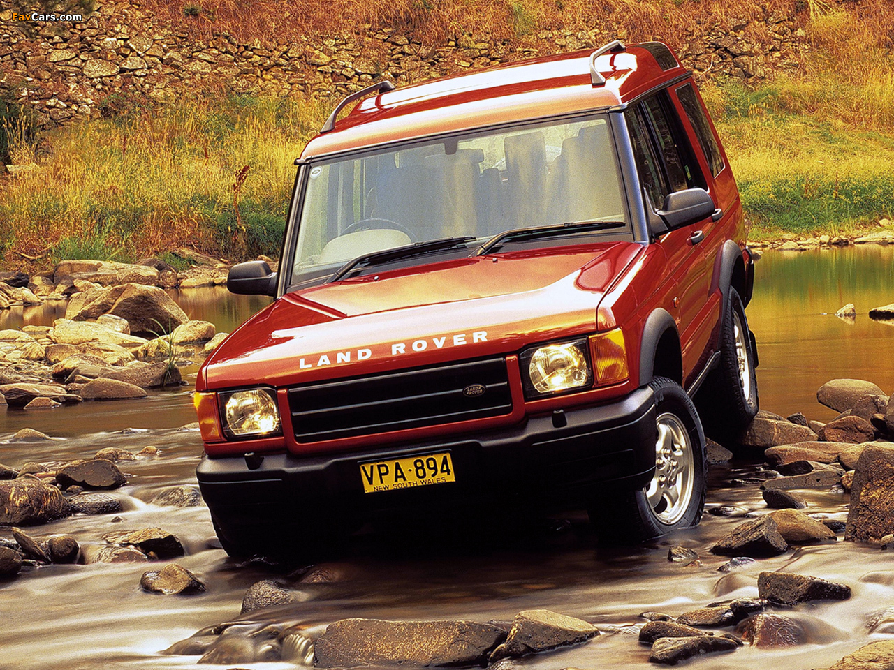 Дискавери история. Ленд Ровер Дискавери 1998. Land Rover Discovery 1 1998. Ленд Ровер Дискавери 1998 года. Ленд Ровер Дискавери 2 1998.