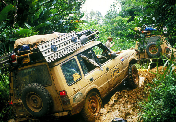Land Rover Discovery photos
