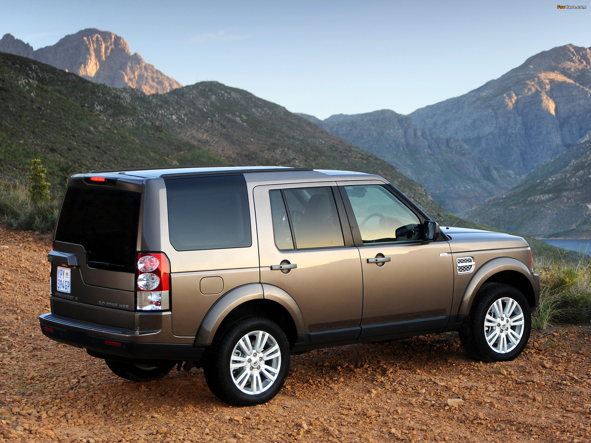 Land Rover Discovery 4 3.0 TDV6 ZA-spec 2009-13 wallpapers (2048x1536)