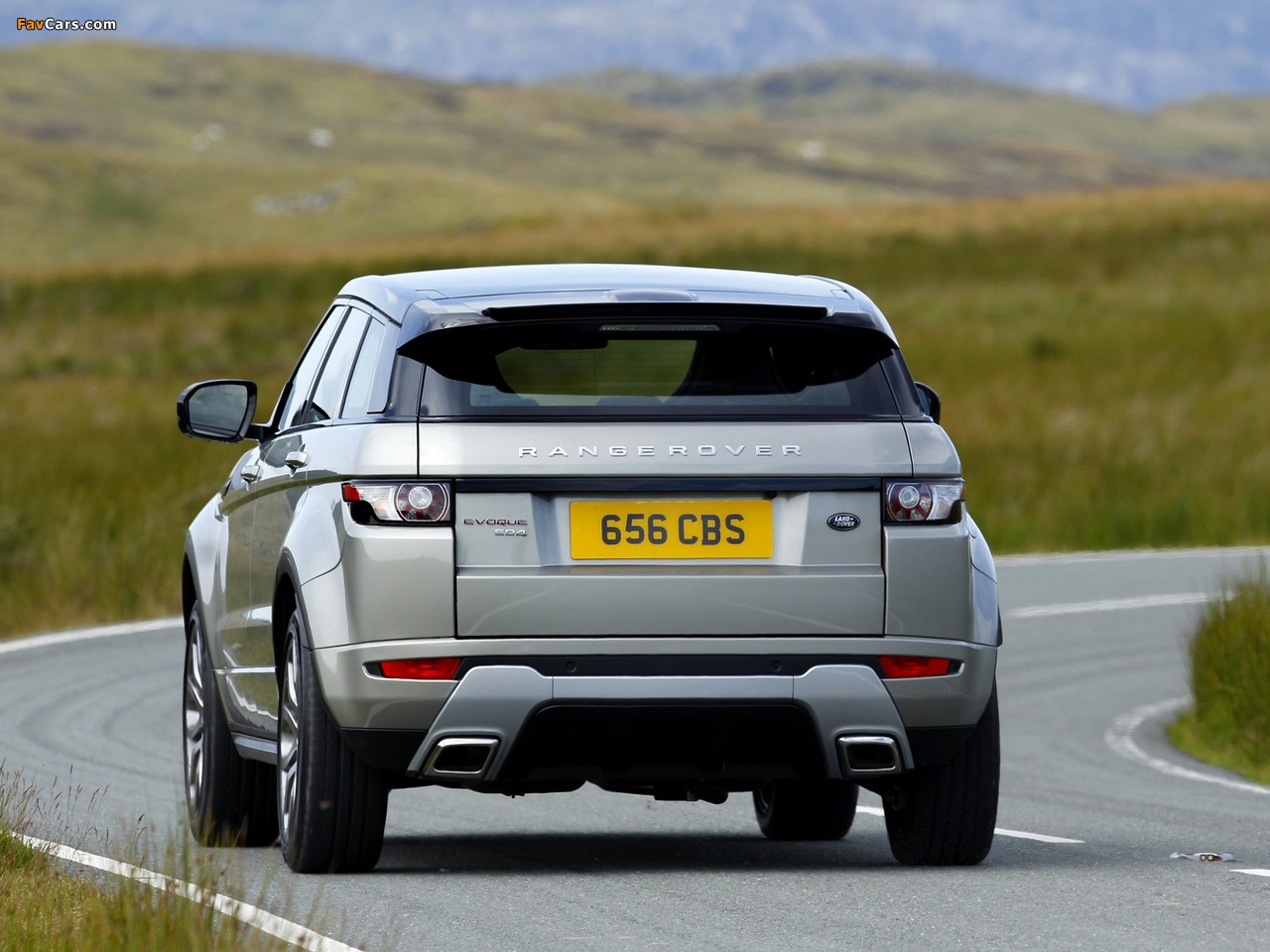 Pictures of Range Rover Evoque SD4 Dynamic UK-spec 2011 (1280 x 960)