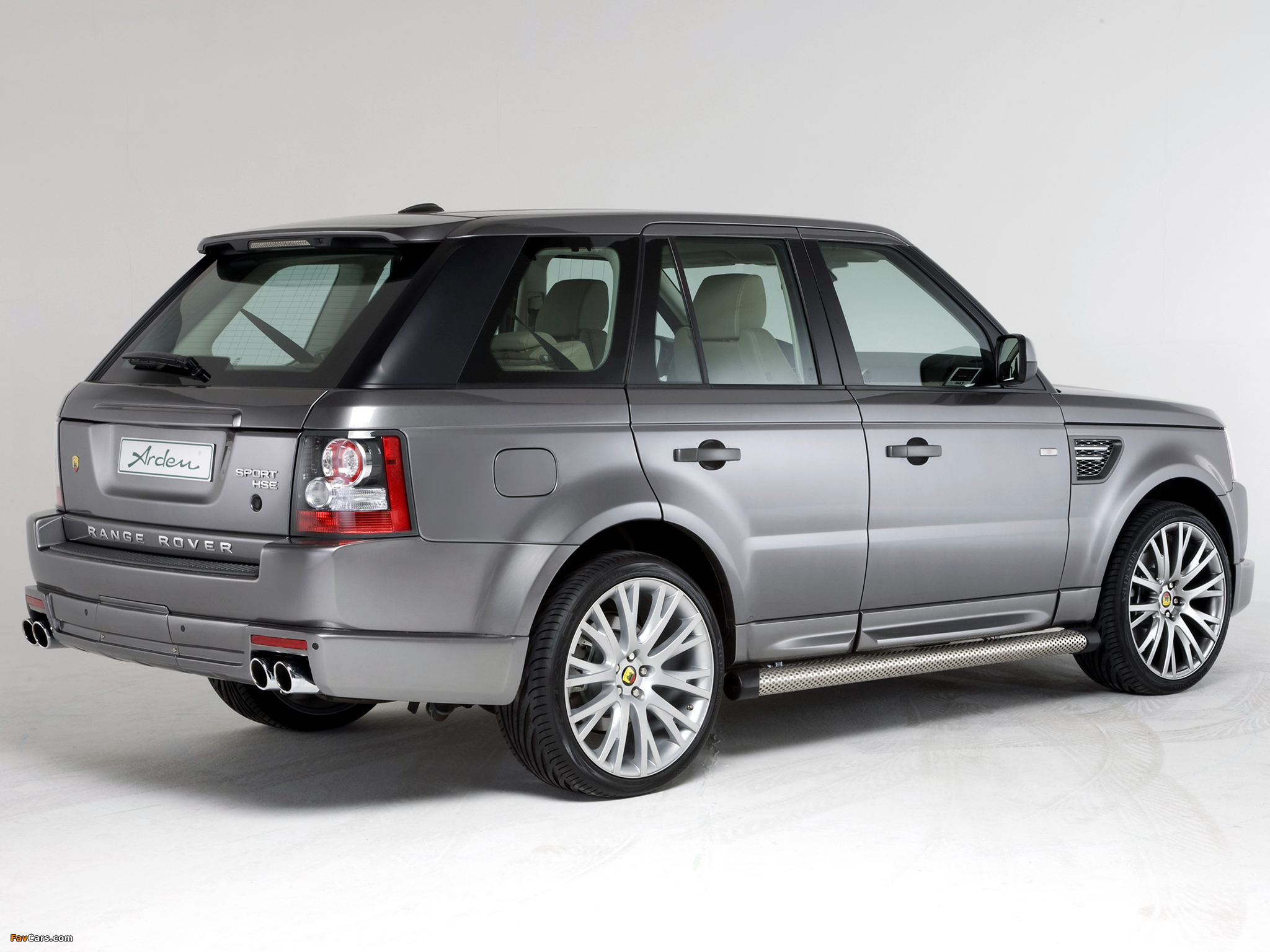 Rover sport дверь. Range Rover Sport 2010. Range Rover 2010. Range Rover и range Rover Sport 2010. Land Rover Sport 2003.