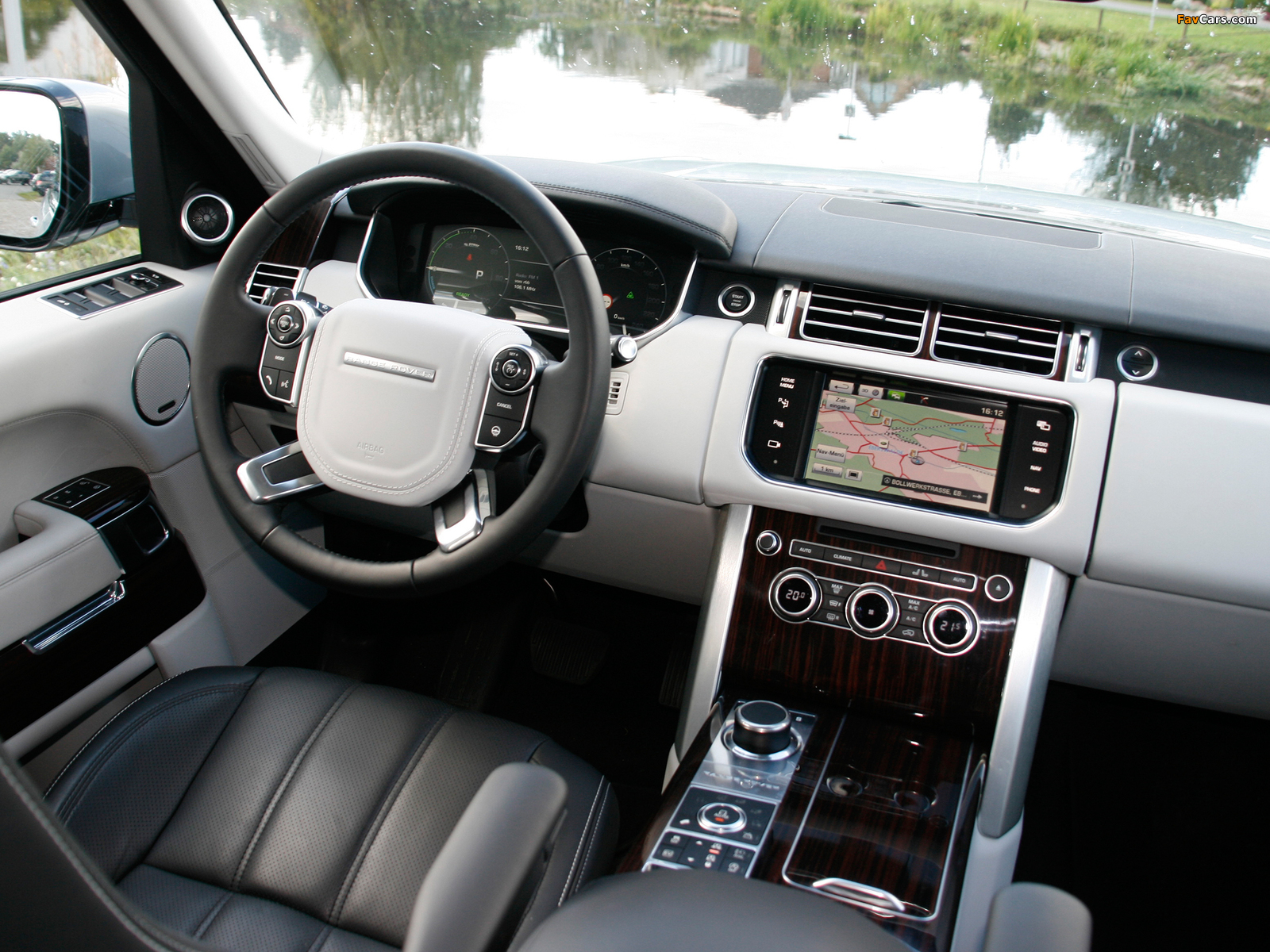 Range Rover Hybrid (L405) 2014 images (1600 x 1200)