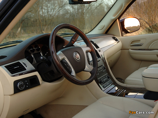 Photos of Cadillac Escalade 2009 (640 x 480)