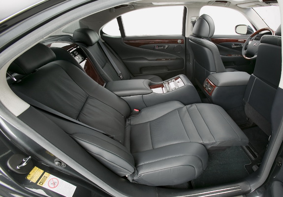 Images of Lexus LS 600h L (UVF45) 2007–09