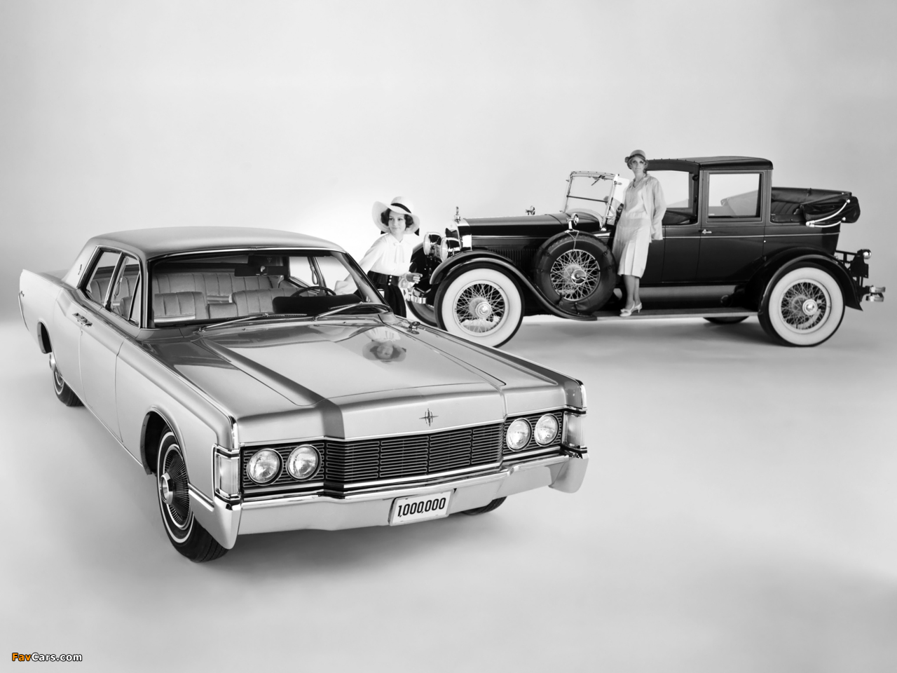 Lincoln Continental 4-Door Sedan 1968 & Lincoln Town Car 1925 wallpapers (1280 x 960)