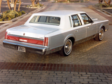 Lincoln Town Car 1985–89 pictures