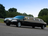 Lincoln Town Car Limousine 2003–11 wallpapers