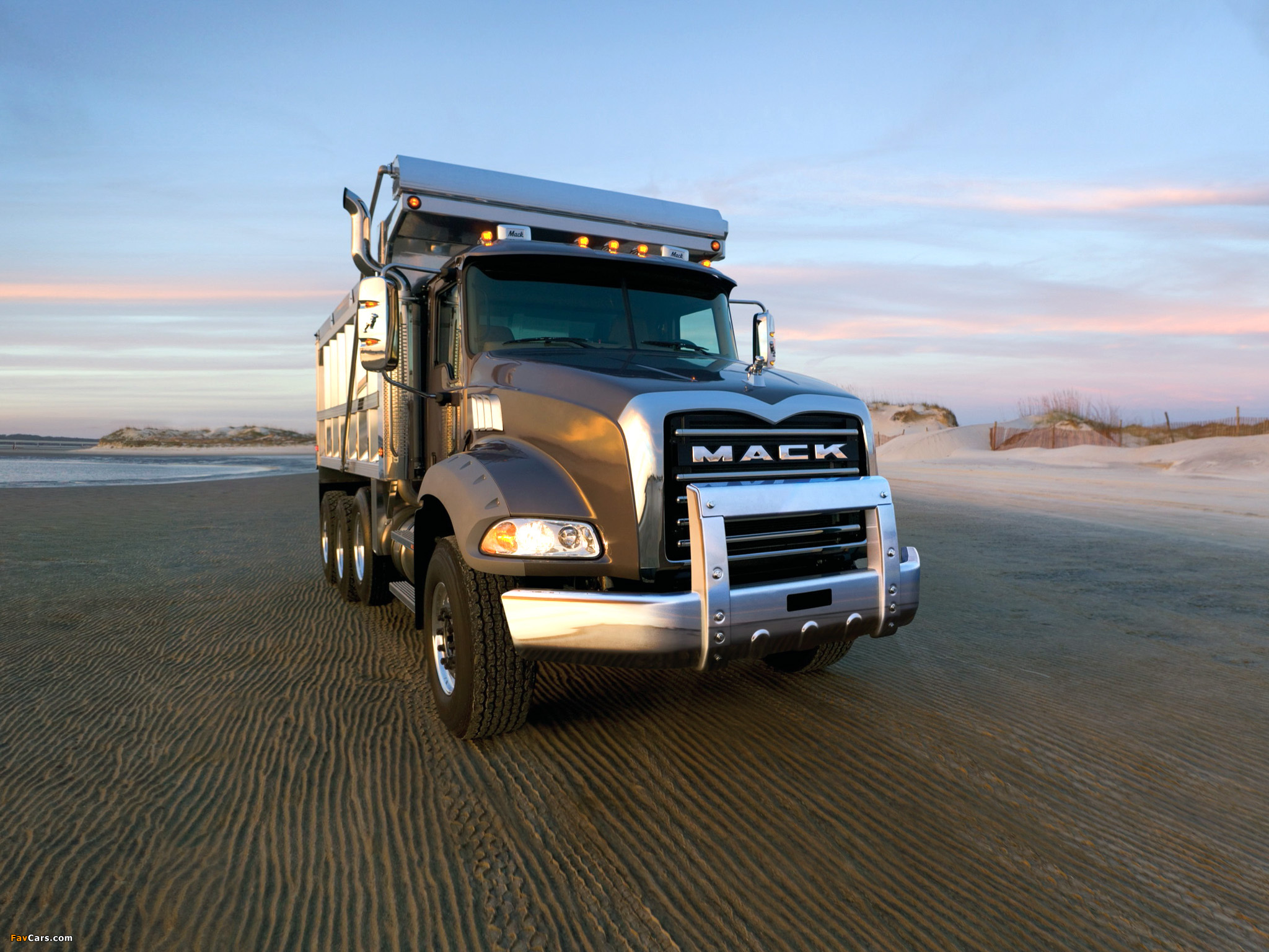 Images of Mack Granite 6x4 Dump Truck 2002 (2048 x 1536)