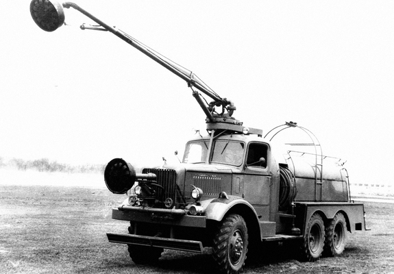 Images of Mack NM3 Class 150 6x6 7 ½-ton Crash Truck Prototype by Cardox 1941