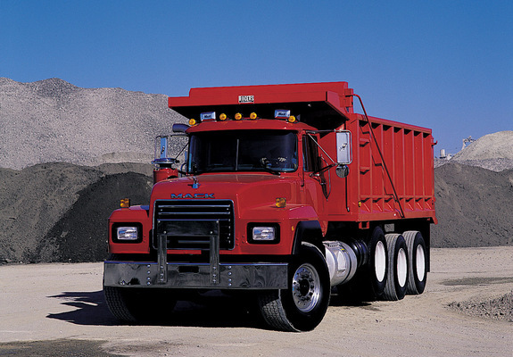 Photos of Mack RD600 Dump Truck 1990–2004