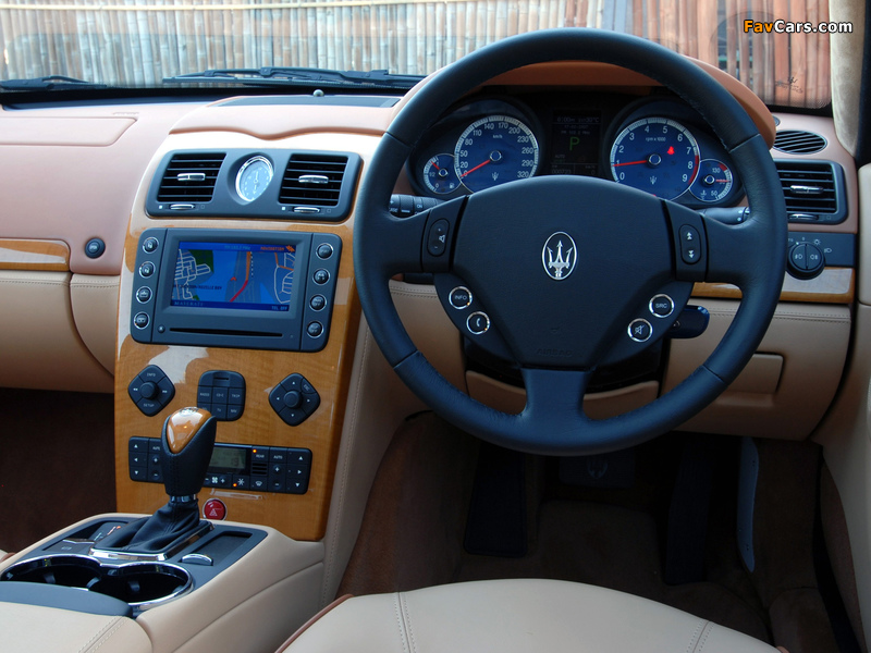 Photos of Maserati Quattroporte Automatic AU-spec (V) 2005–08 (800 x 600)